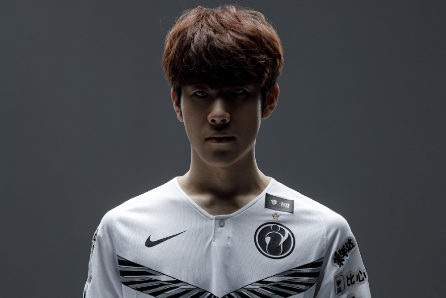 B8 输给 PARIVISION ，NIP 战胜 OG 在 StarSeries Fall 2025 上半区四分之一决赛中