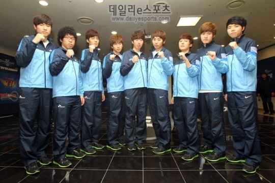 TES基地电脑大爆炸，JKL气到狂砸键盘